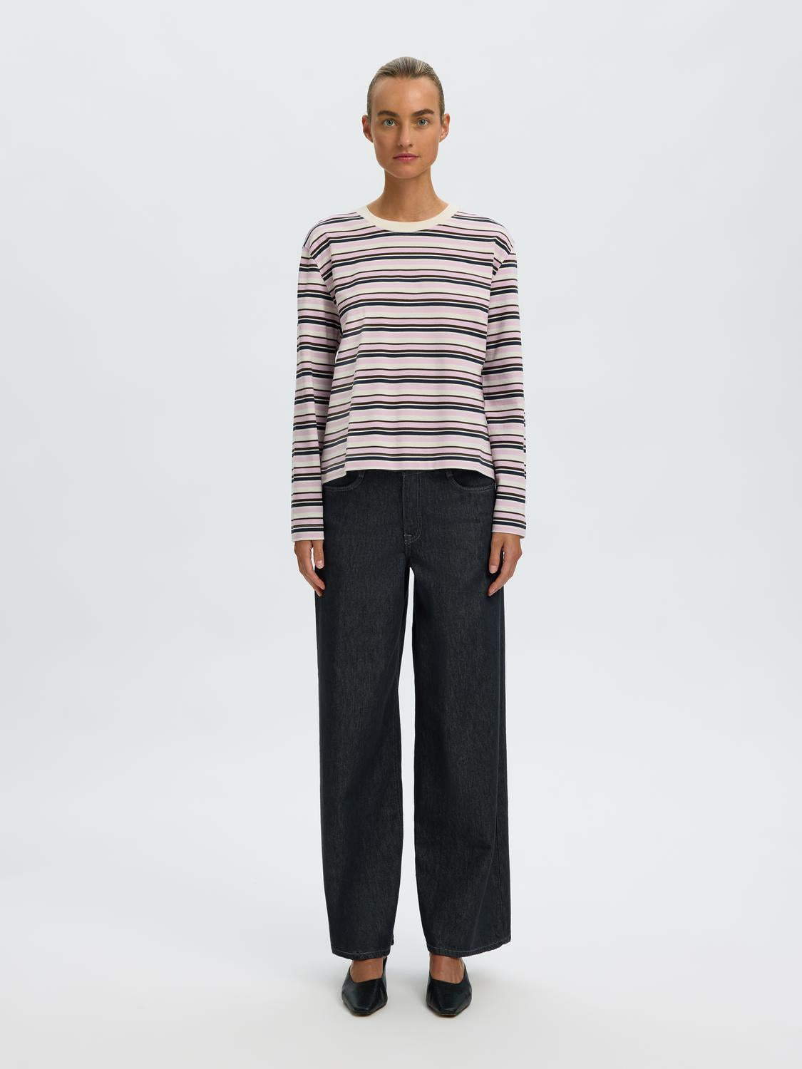 model_shot-front_full